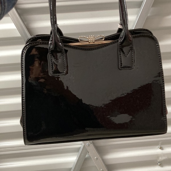 Black Patent Leather Purse - Picture 7 of 8